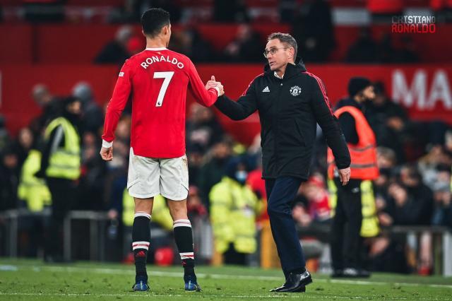 开云APP-曼联高位逼抢问题②：进攻缺乏纵深，逼抢事倍功半！