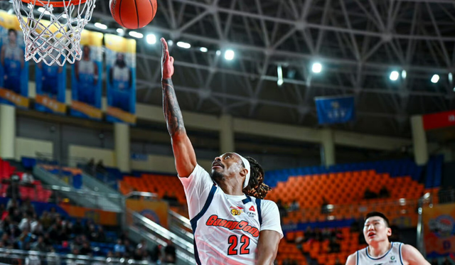 CBA最新消息!曝广东宏远换掉麦考尔,山西男篮大将受伤